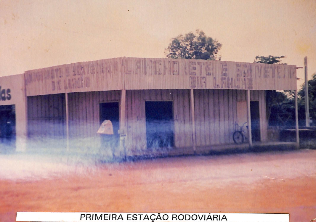 1º Ponto de parada de ônibus