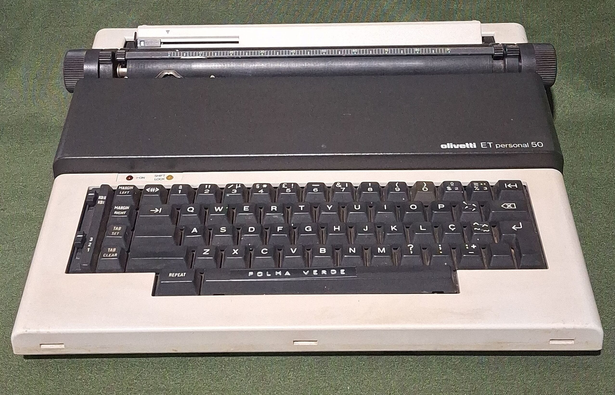 Máquina de escrever elétrica