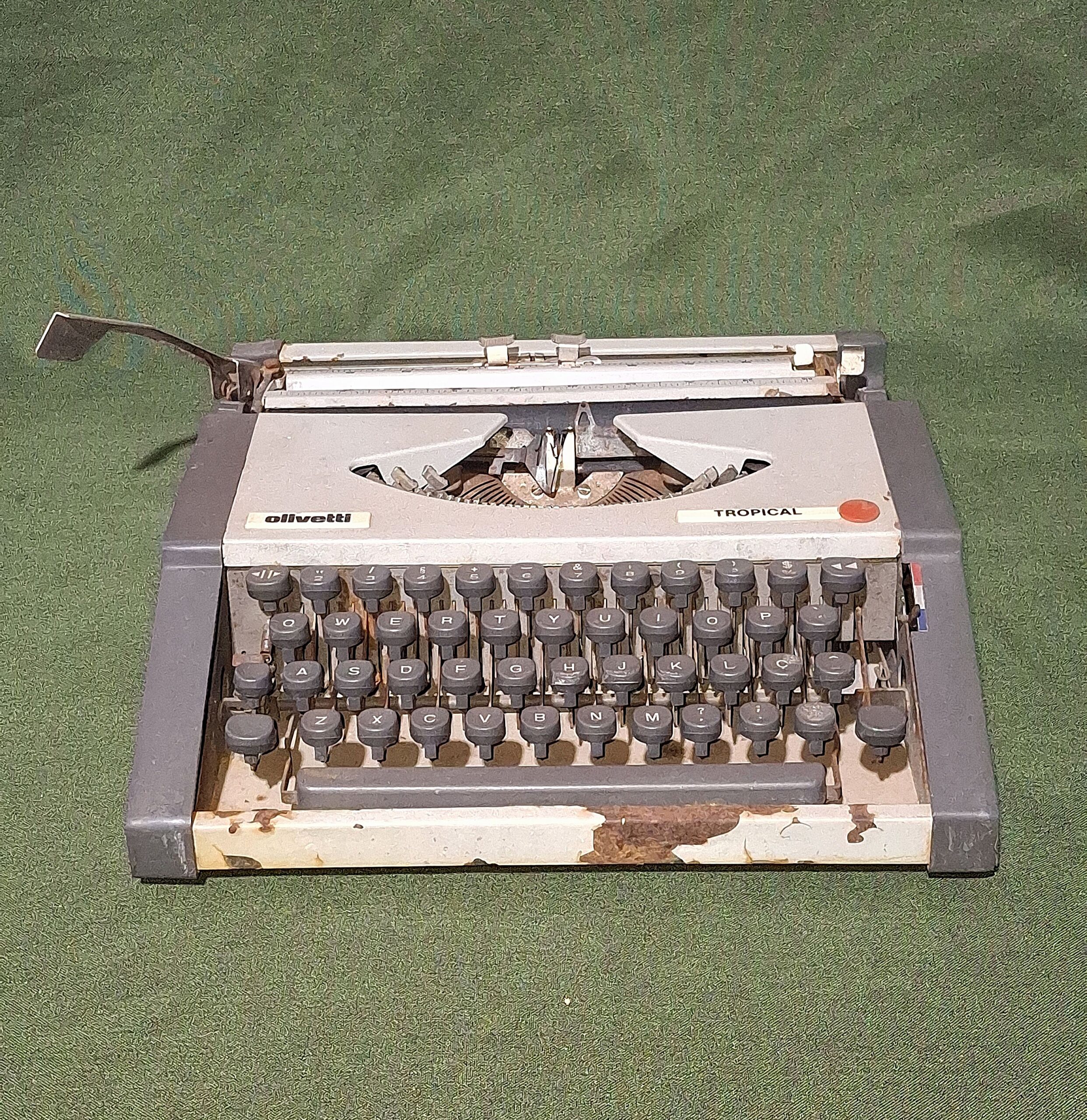 Máquina de Escrever Olivetti Tropical