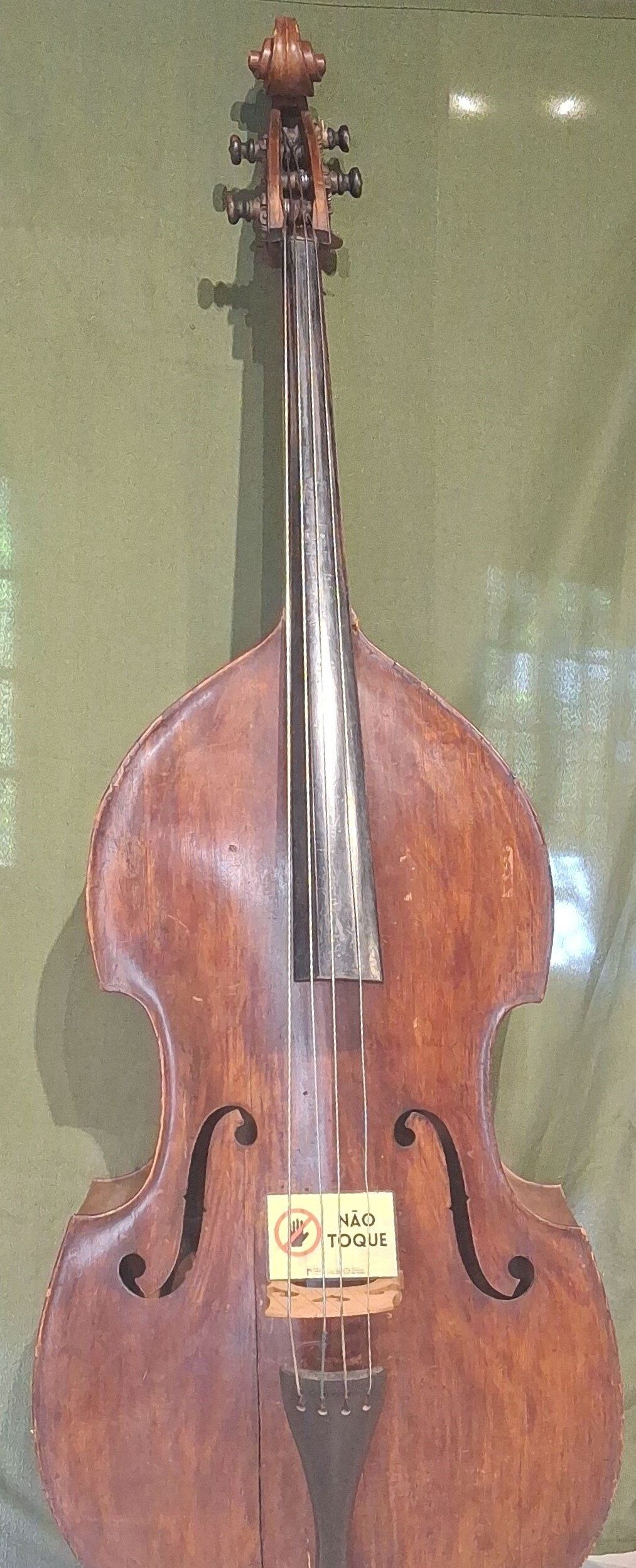Contrabaixo (1850)